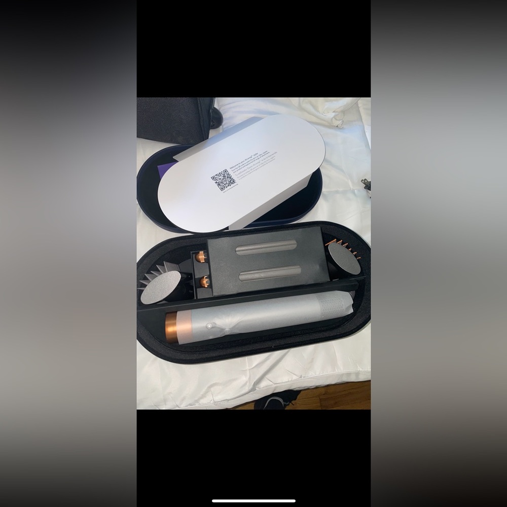 Brand new dyson airwrap